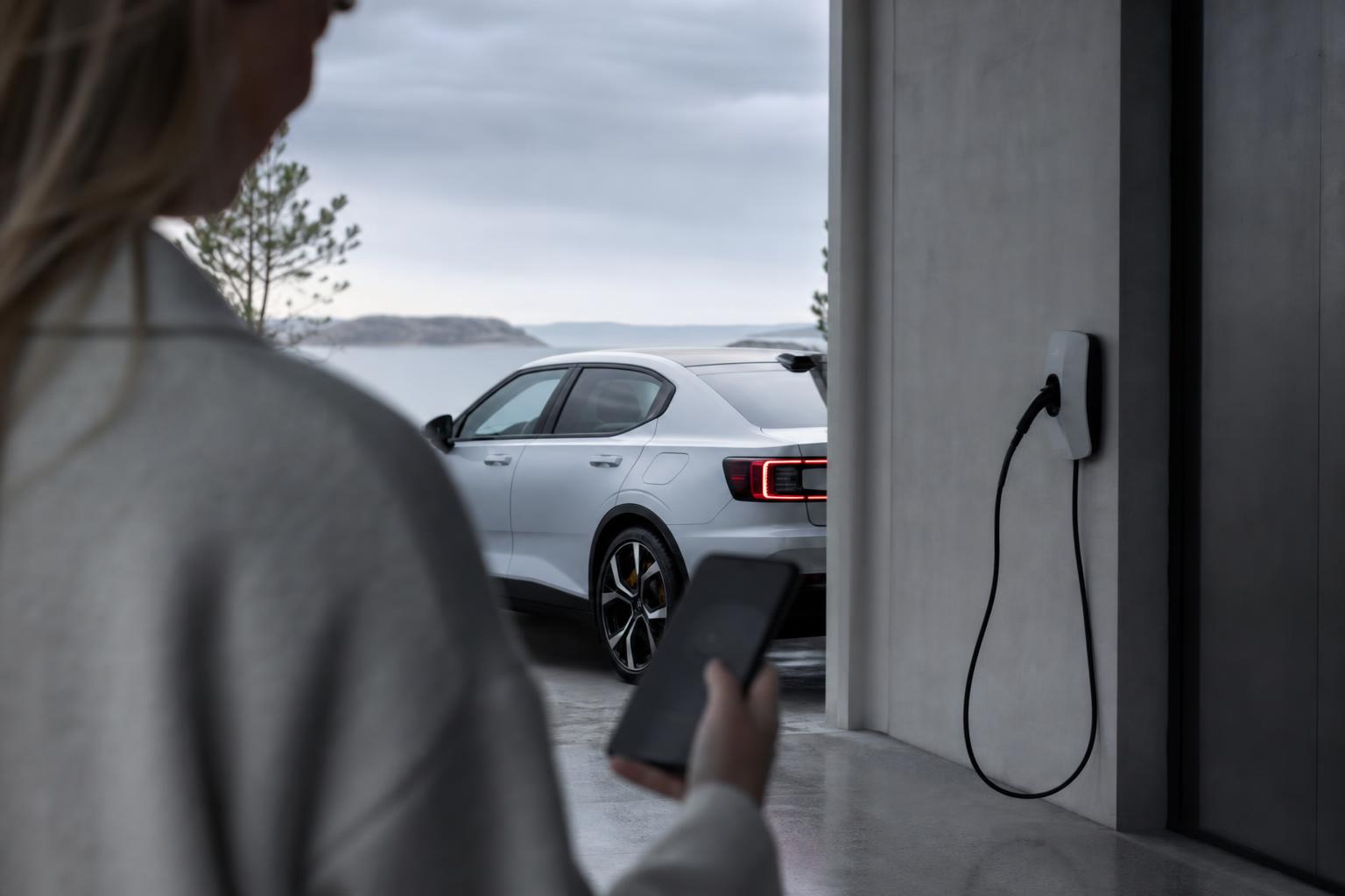 Polestar samlar bilfunktioner och laddning i tre appar